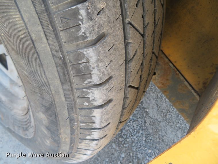 image for item DN7915 2005 Vermeer BC1000XL  wood chipper