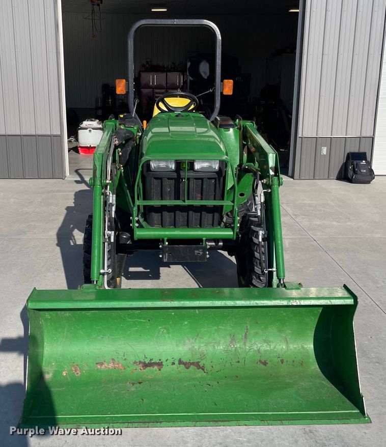 image for item FV9281 2010 John Deere 3038E  MFWD tractor