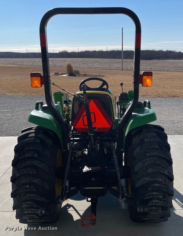 image for item FV9281 2010 John Deere 3038E  MFWD tractor