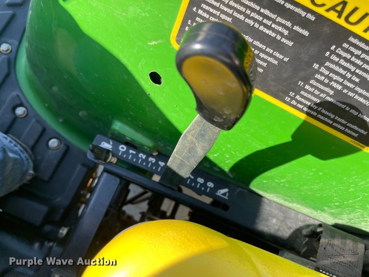 image for item FV9281 2010 John Deere 3038E  MFWD tractor