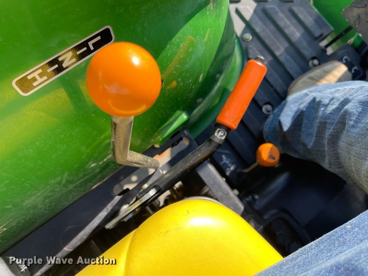 image for item FV9281 2010 John Deere 3038E  MFWD tractor