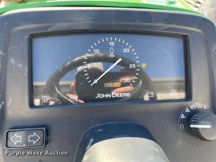 image for item FV9281 2010 John Deere 3038E  MFWD tractor