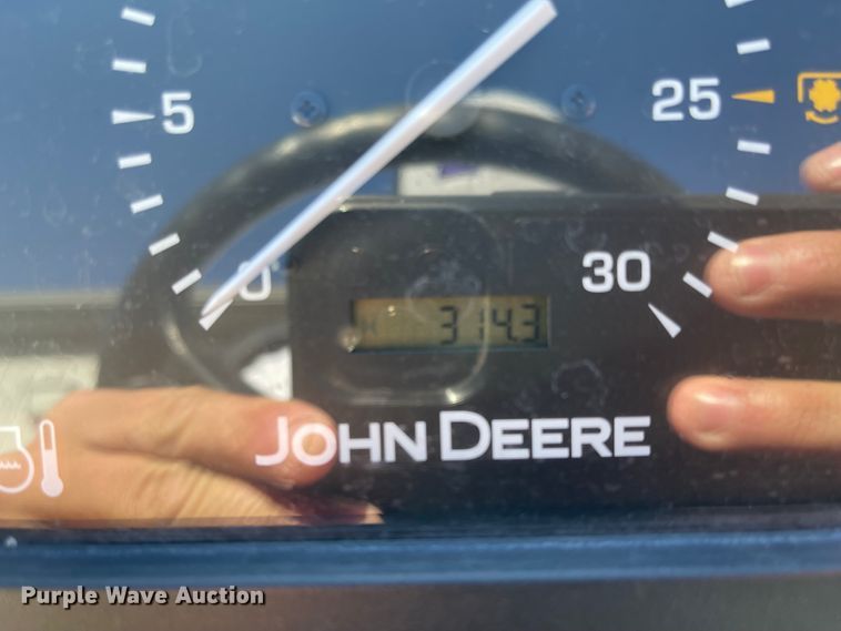 image for item FV9281 2010 John Deere 3038E  MFWD tractor