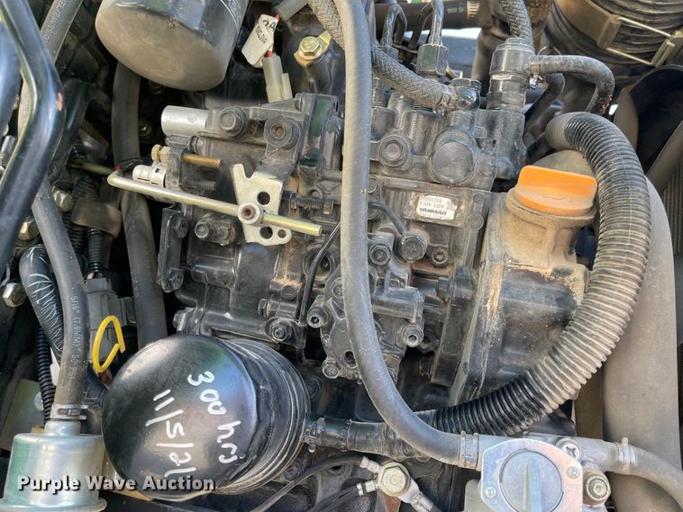 image for item FV9281 2010 John Deere 3038E  MFWD tractor