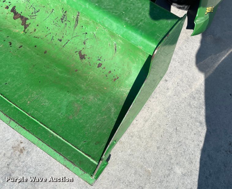 image for item FV9281 2010 John Deere 3038E  MFWD tractor