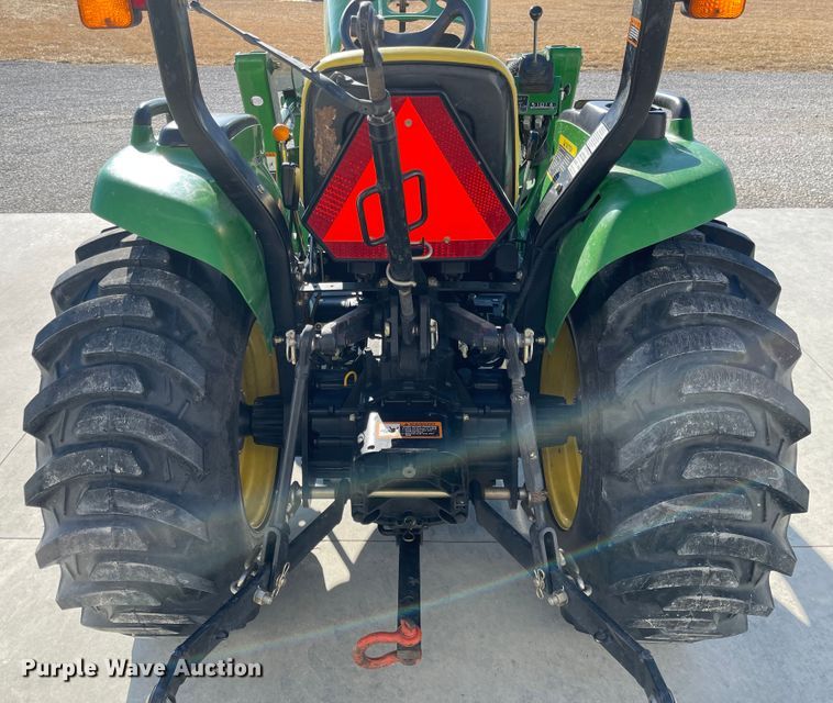 image for item FV9281 2010 John Deere 3038E  MFWD tractor