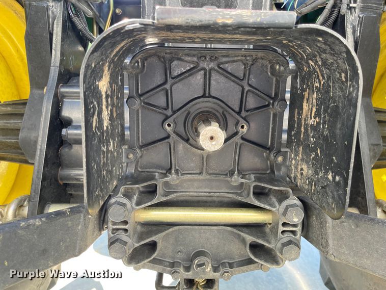 image for item FV9281 2010 John Deere 3038E  MFWD tractor