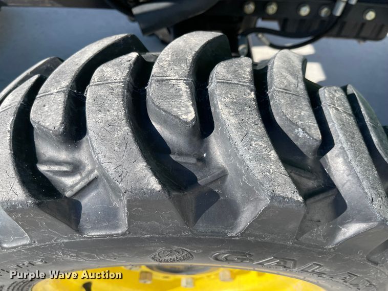 image for item FV9281 2010 John Deere 3038E  MFWD tractor