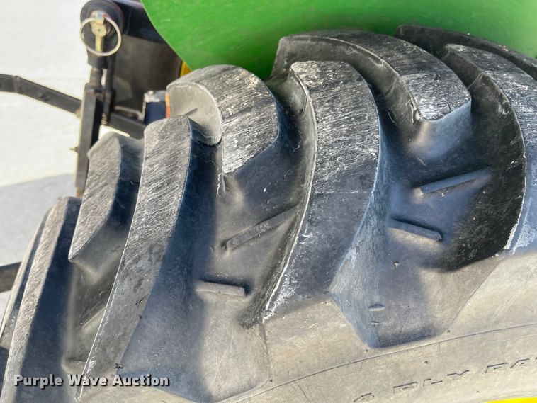 image for item FV9281 2010 John Deere 3038E  MFWD tractor