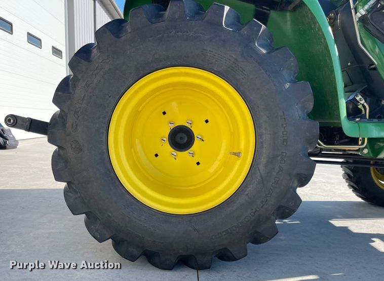 image for item FV9281 2010 John Deere 3038E  MFWD tractor