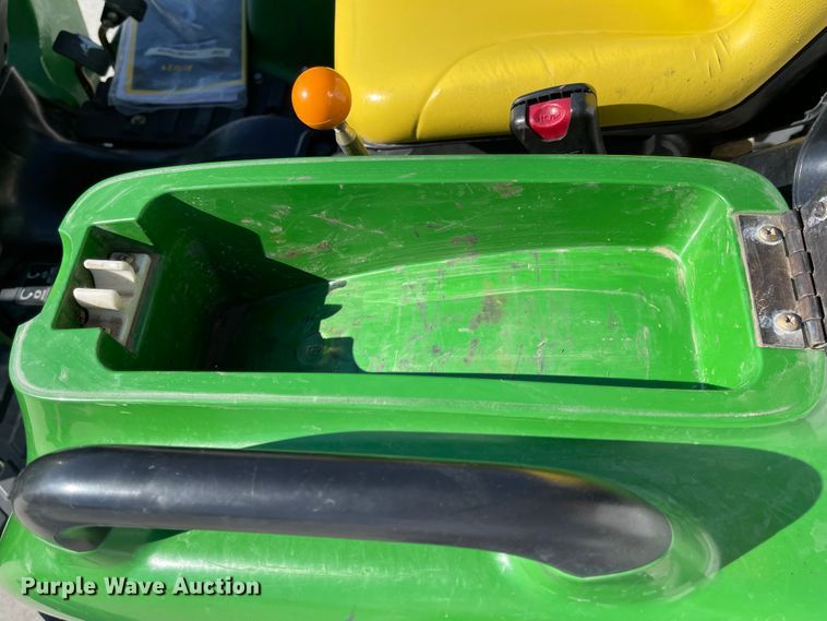 image for item FV9281 2010 John Deere 3038E  MFWD tractor