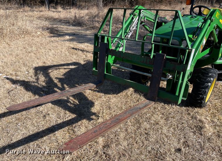 image for item FV9281 2010 John Deere 3038E  MFWD tractor