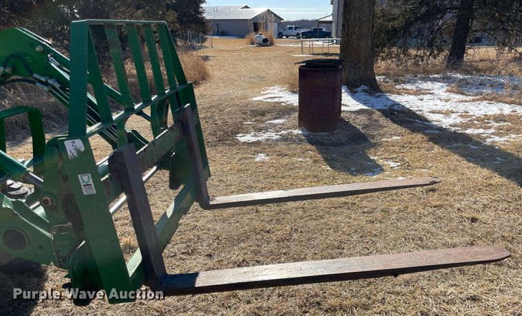 image for item FV9281 2010 John Deere 3038E  MFWD tractor