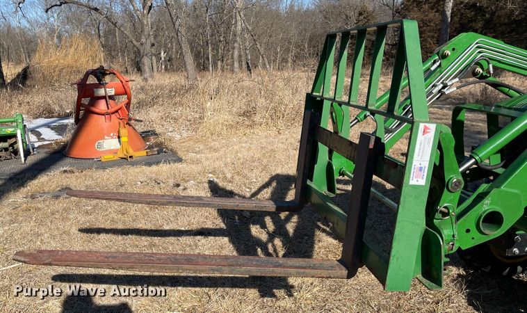 image for item FV9281 2010 John Deere 3038E  MFWD tractor