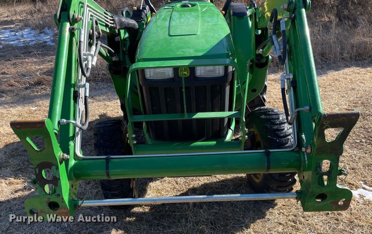 image for item FV9281 2010 John Deere 3038E  MFWD tractor