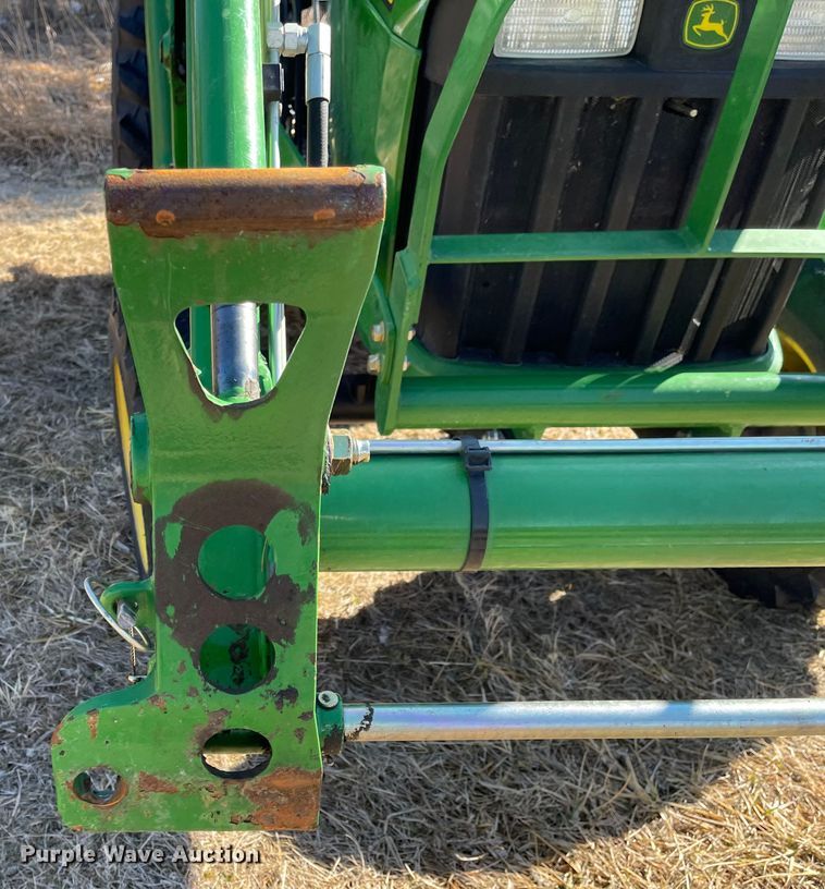 image for item FV9281 2010 John Deere 3038E  MFWD tractor