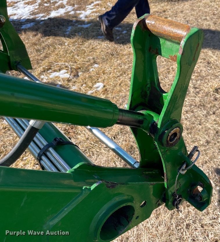 image for item FV9281 2010 John Deere 3038E  MFWD tractor