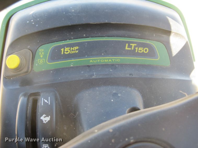 image for item GV9279 2005 John Deere LT150  lawn mower