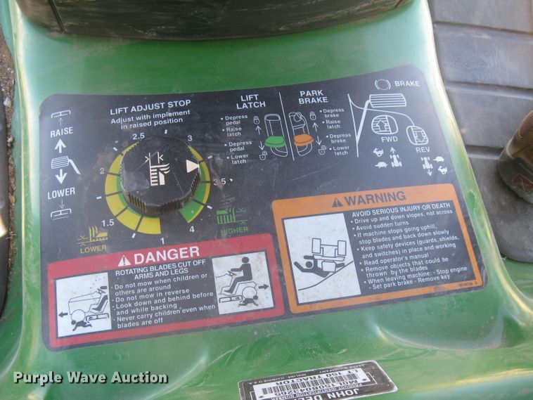 image for item GV9279 2005 John Deere LT150  lawn mower