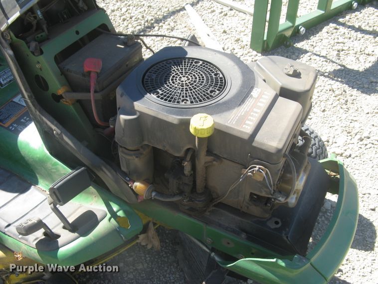 image for item GV9279 2005 John Deere LT150  lawn mower