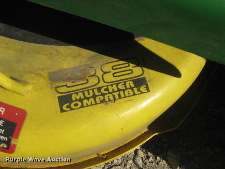 image for item GV9279 2005 John Deere LT150  lawn mower