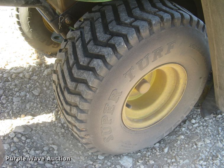 image for item GV9279 2005 John Deere LT150  lawn mower