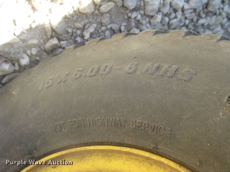 image for item GV9279 2005 John Deere LT150  lawn mower