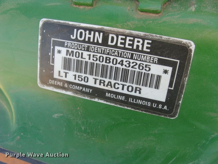 image for item GV9279 2005 John Deere LT150  lawn mower
