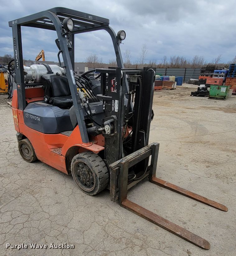 image for item HF9302 Toyota 7FGCU25  forklift