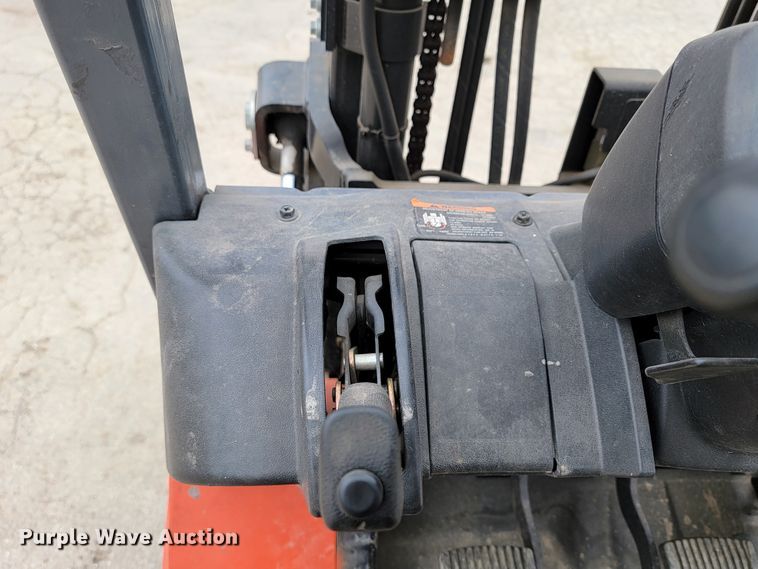 image for item HF9302 Toyota 7FGCU25  forklift