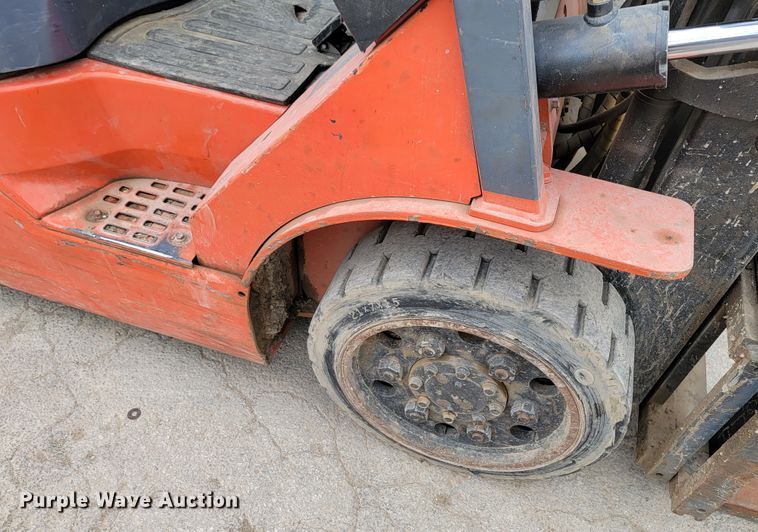 image for item HF9302 Toyota 7FGCU25  forklift