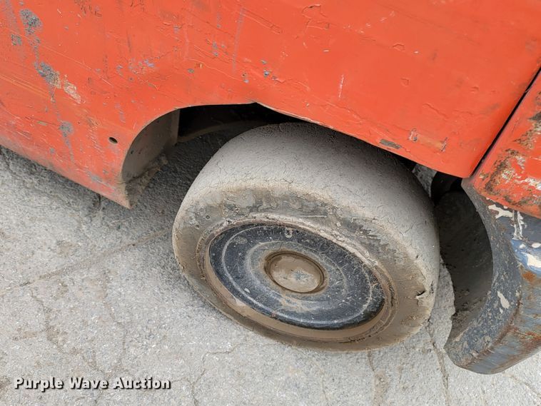 image for item HF9302 Toyota 7FGCU25  forklift