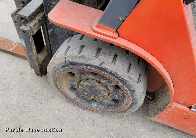 image for item HF9302 Toyota 7FGCU25  forklift