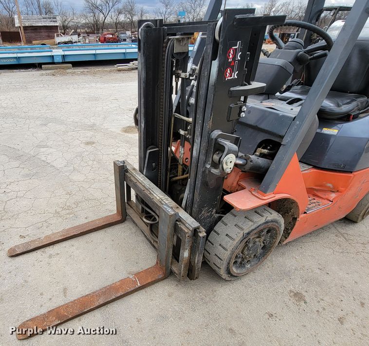 image for item HF9302 Toyota 7FGCU25  forklift