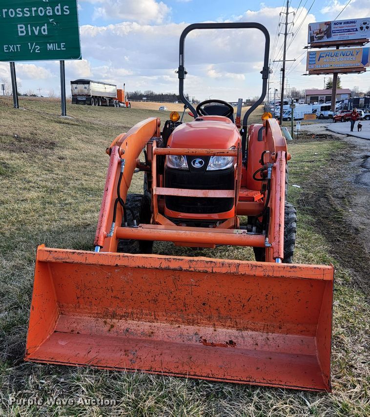 image for item HK9303 2013 Kubota L3800  MFWD tractor
