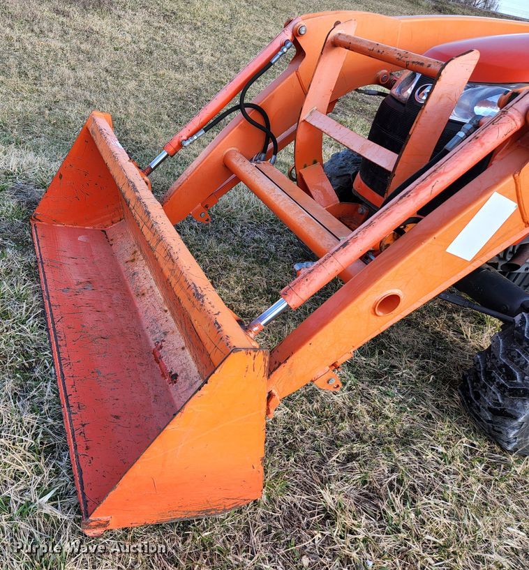 image for item HK9303 2013 Kubota L3800  MFWD tractor
