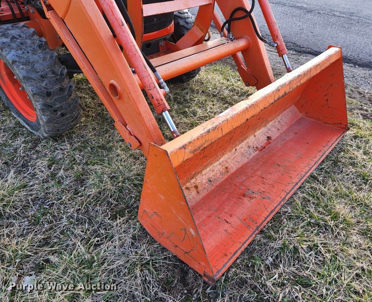 image for item HK9303 2013 Kubota L3800  MFWD tractor
