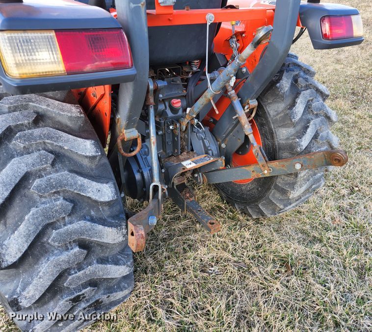 image for item HK9303 2013 Kubota L3800  MFWD tractor
