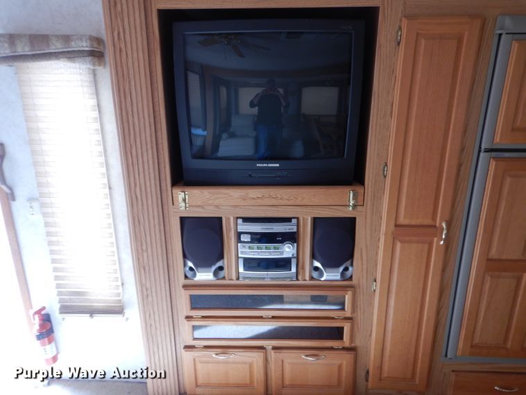 image for item IE9736 2000 NU-WA HitchHiker Premier Limited  camper