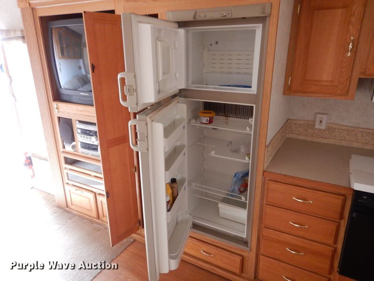 image for item IE9736 2000 NU-WA HitchHiker Premier Limited  camper