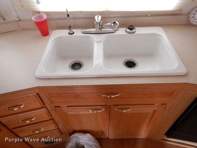 image for item IE9736 2000 NU-WA HitchHiker Premier Limited  camper