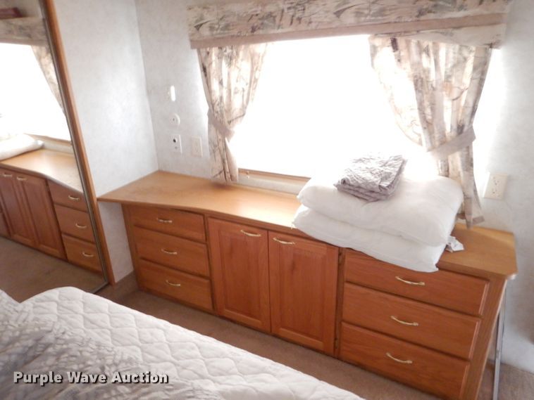 image for item IE9736 2000 NU-WA HitchHiker Premier Limited  camper