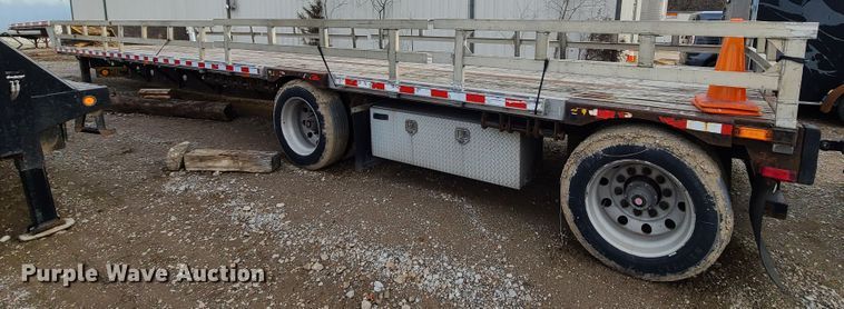 image for item IF9333 2008 Transcraft DTL-2100  drop deck trailer
