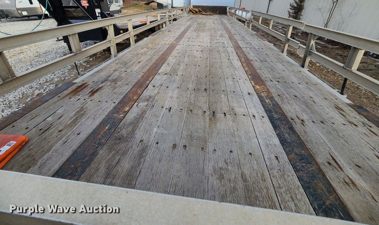 image for item IF9333 2008 Transcraft DTL-2100  drop deck trailer