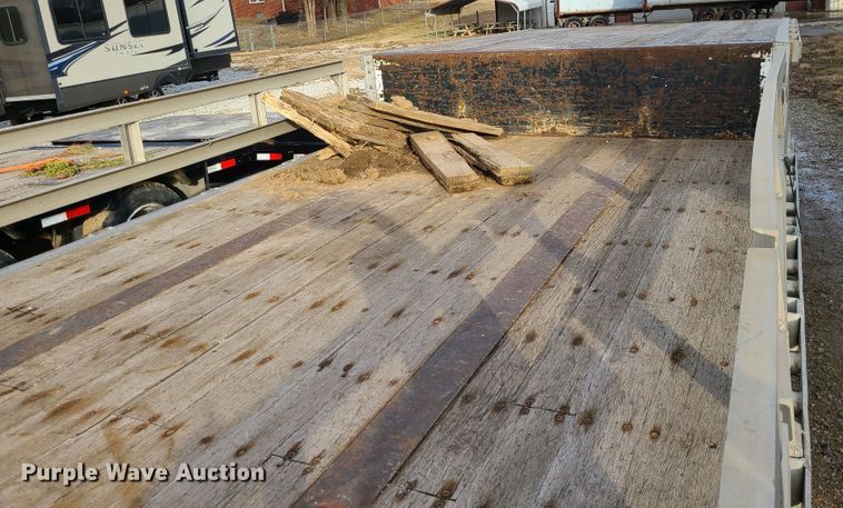 image for item IF9333 2008 Transcraft DTL-2100  drop deck trailer