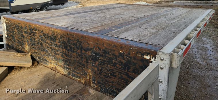 image for item IF9333 2008 Transcraft DTL-2100  drop deck trailer