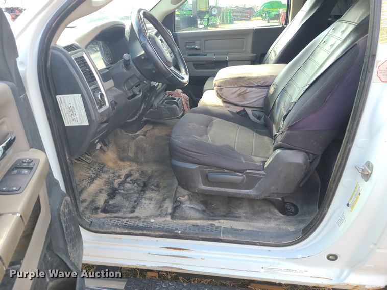 image for item IF9334 2012 Dodge Ram 5500HD  rollback truck