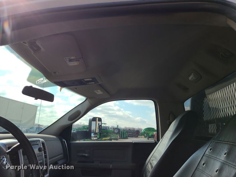 image for item IF9334 2012 Dodge Ram 5500HD  rollback truck