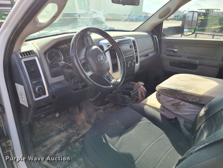 image for item IF9334 2012 Dodge Ram 5500HD  rollback truck