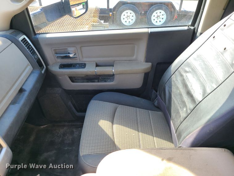 image for item IF9334 2012 Dodge Ram 5500HD  rollback truck